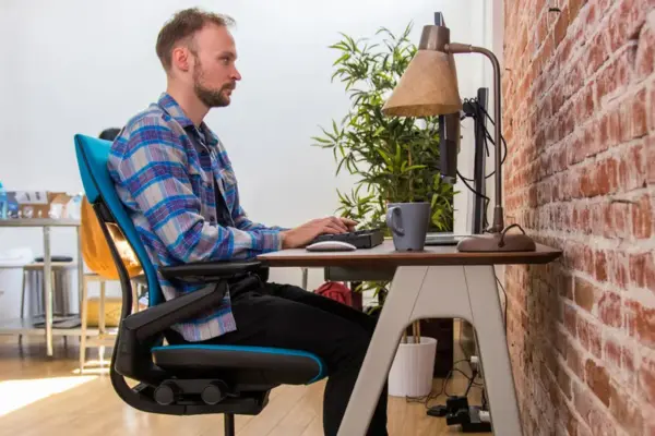 How to set up an ergonomic workstation?