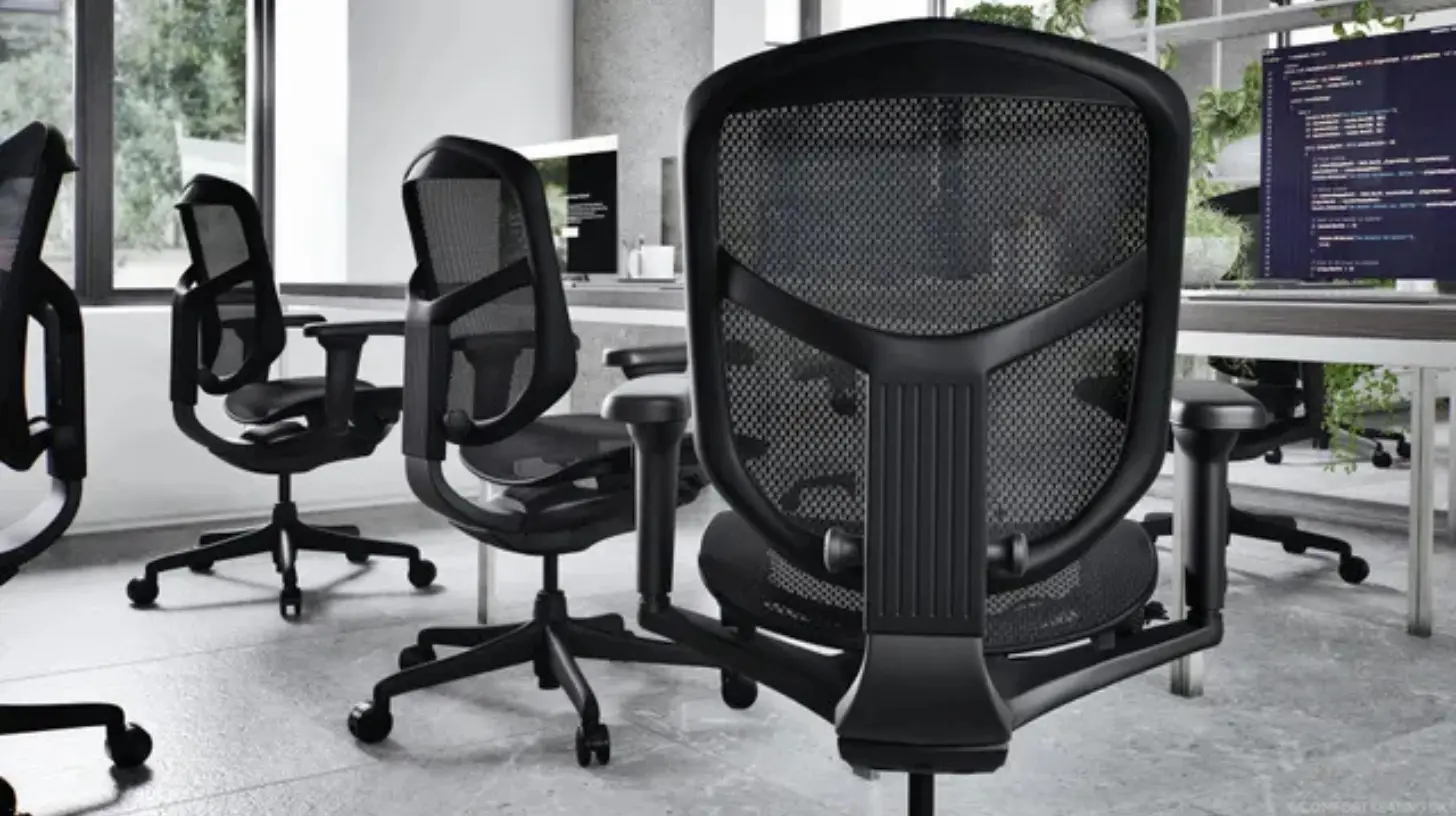 Mesh vs fabric office chairs