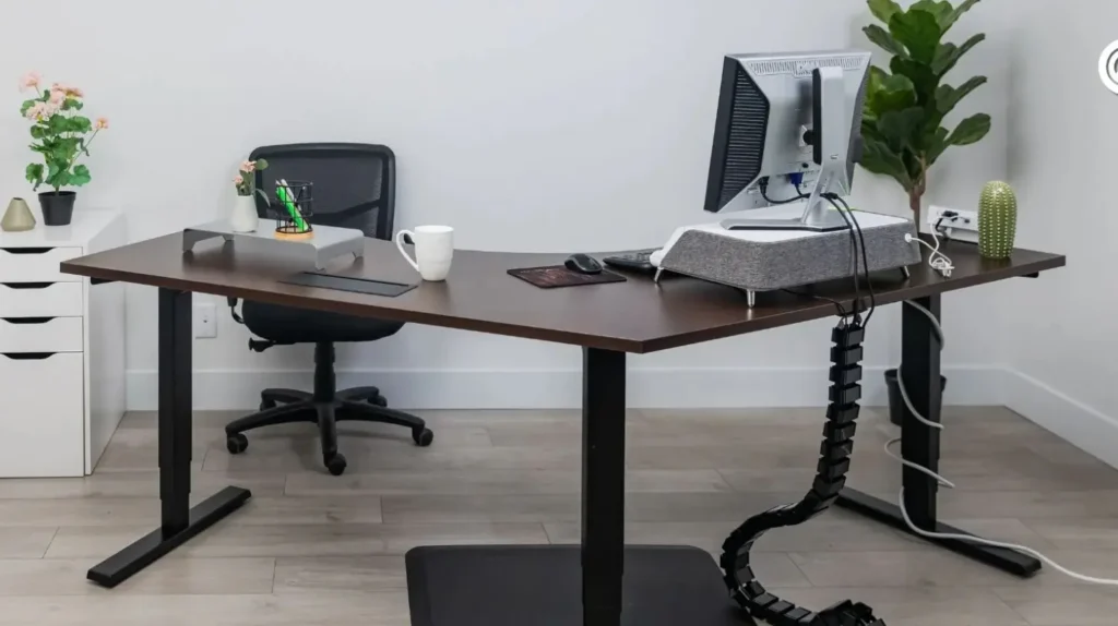 L-shaped desks vs straight desks: which is better?